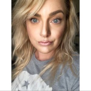 Meet your Posher, Caitlin